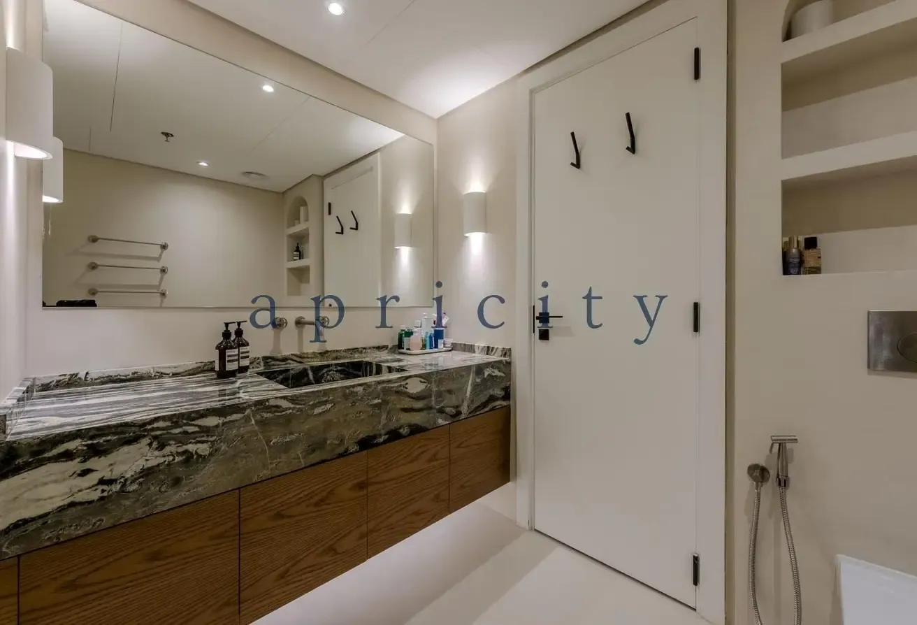 Rare Layout | Fully Renovated | Marina View