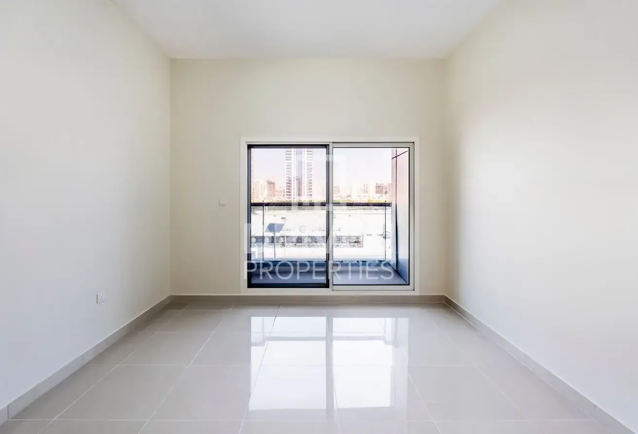 Community View | Elegant Unit | Huge Layout