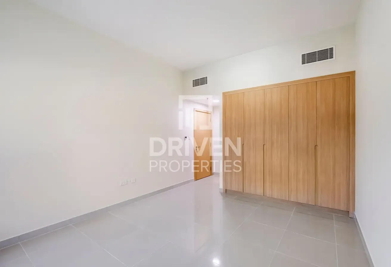 Community View | Elegant Unit | Huge Layout