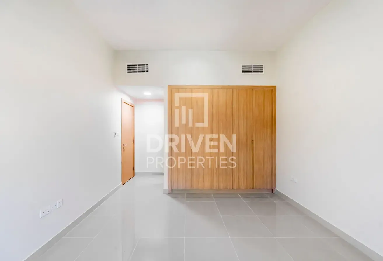 Community View | Elegant Unit | Huge Layout