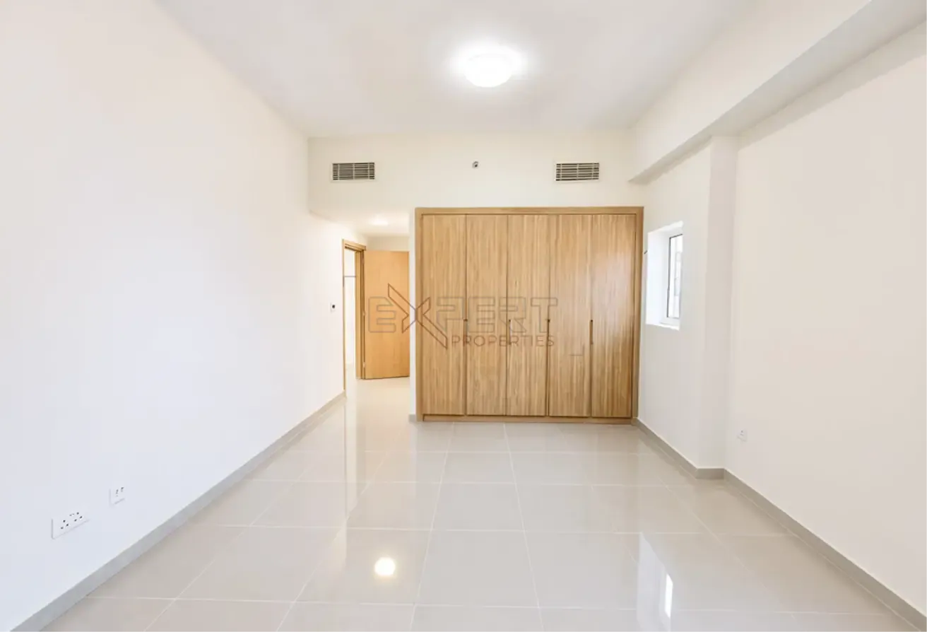 Vacant Unit | Open Kitchen | Ready to Move In