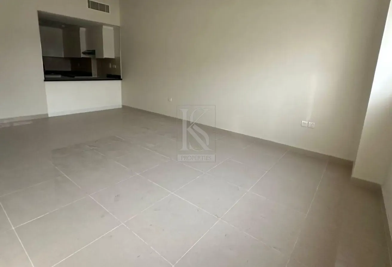 Open Road View | Vacant Premium Residence | Empty