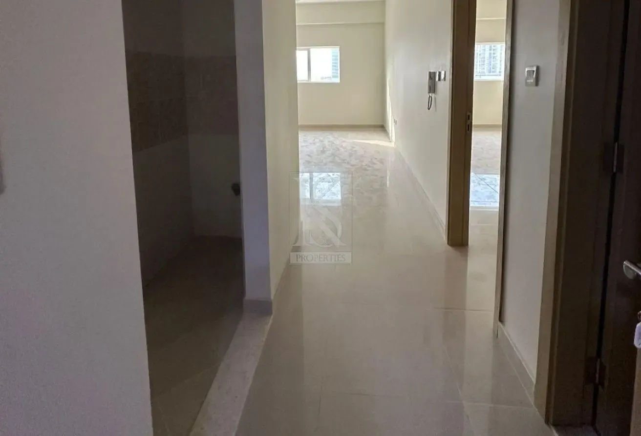 Open Road View | Vacant Premium Residence | Empty
