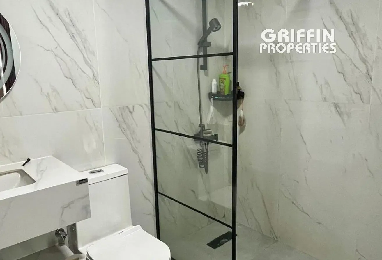 Upgraded 1BED | Furnished | Vastu Compliant|Vacant