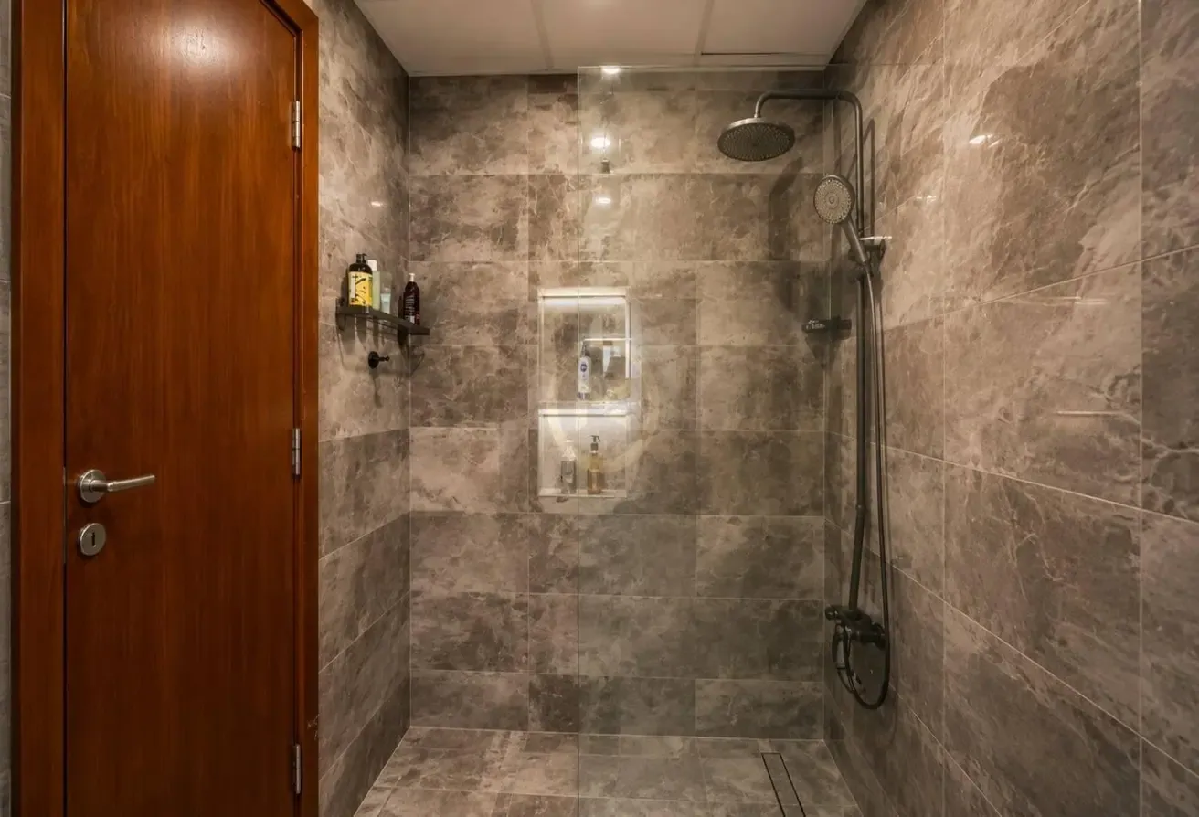 Vacant | One bed plus study | Sea View