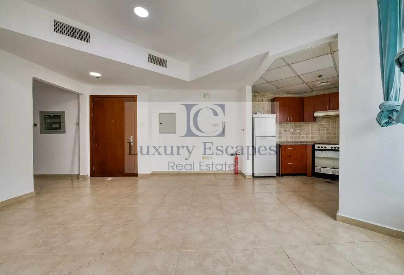 Ready to Move in | High Floor | Lake Views