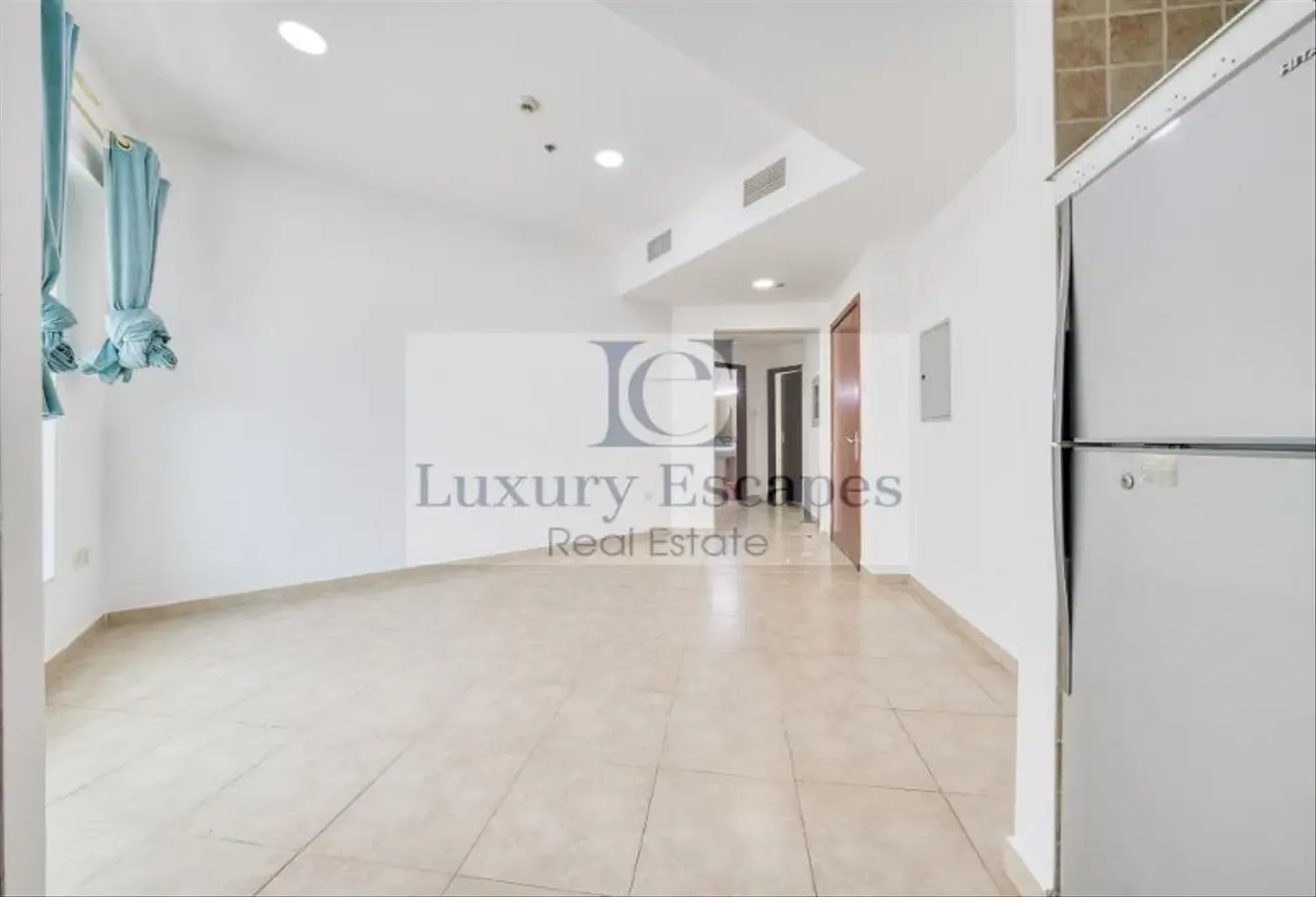 Ready to Move in | High Floor | Lake Views