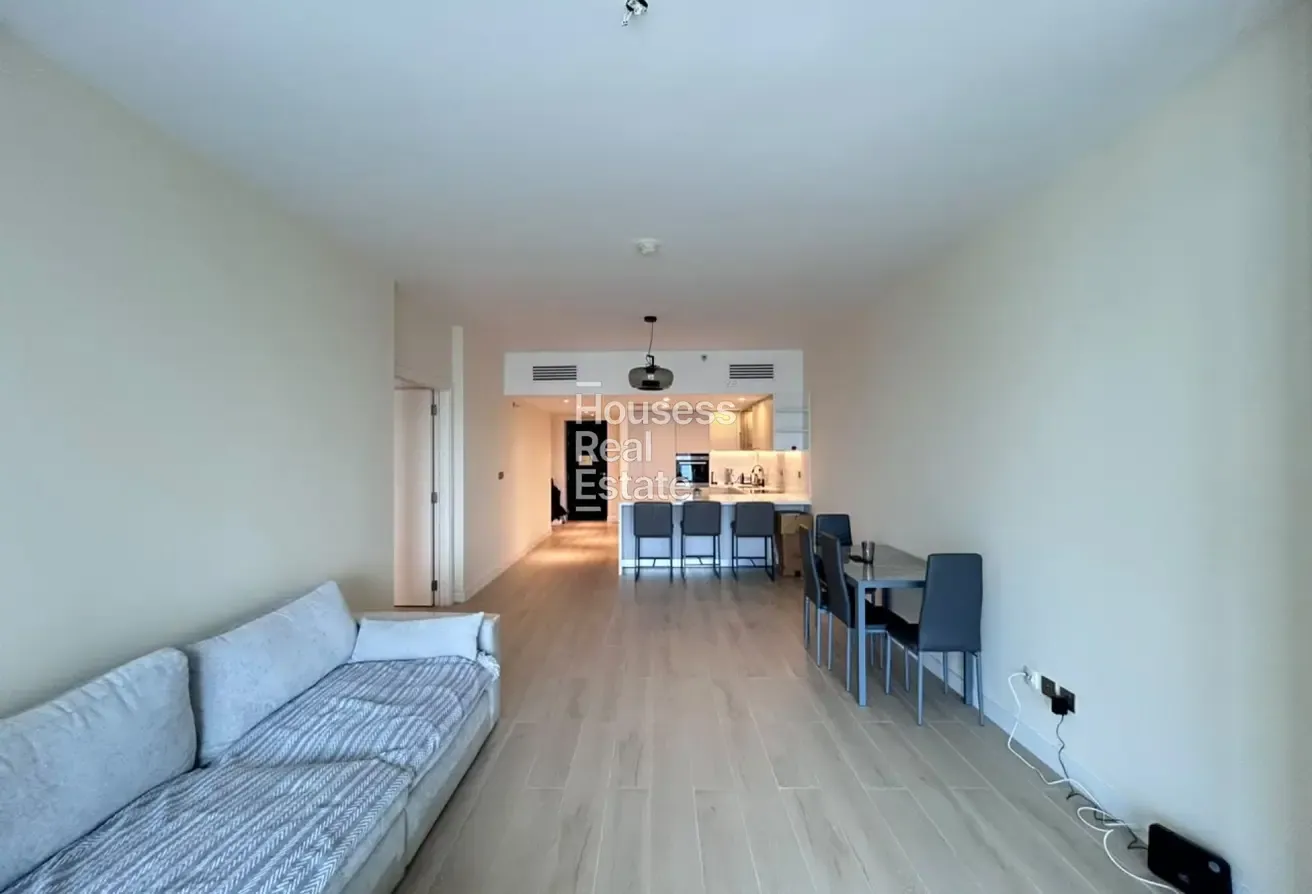 FULLY UPGRADED | HUGE SIZE | READY TO MOVE