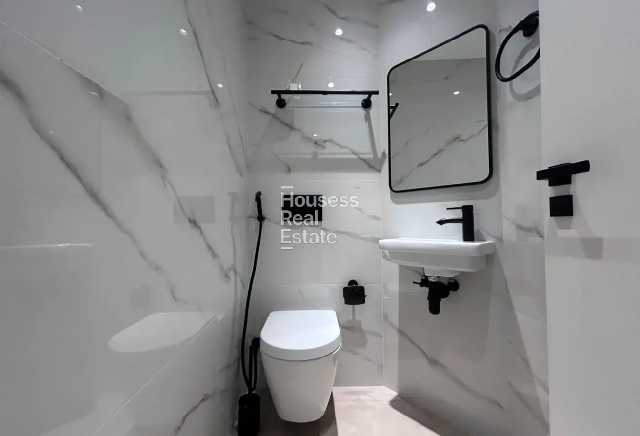 FULLY UPGRADED | HUGE SIZE | READY TO MOVE