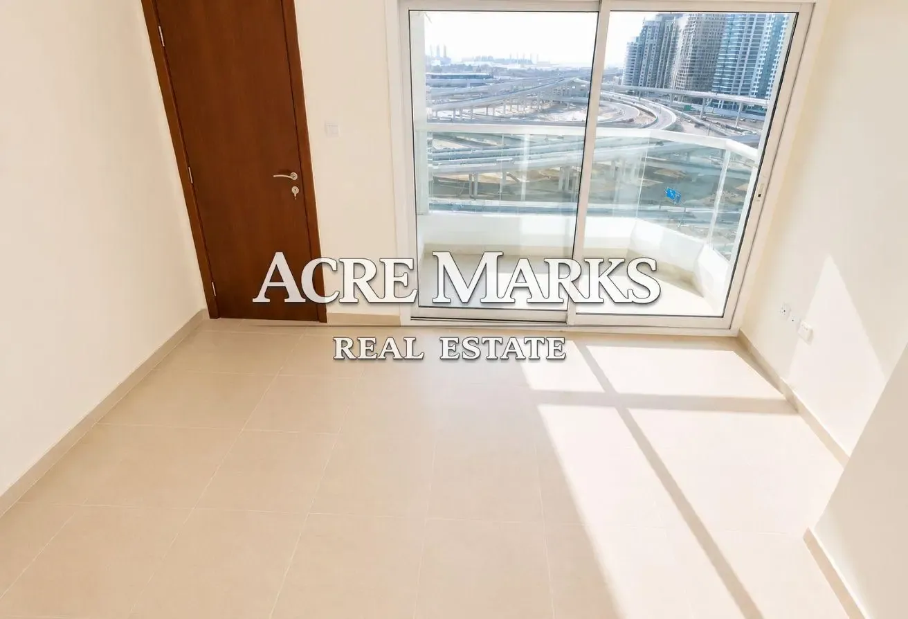 Mid Floor | Unfurnished | Ready to Move-in