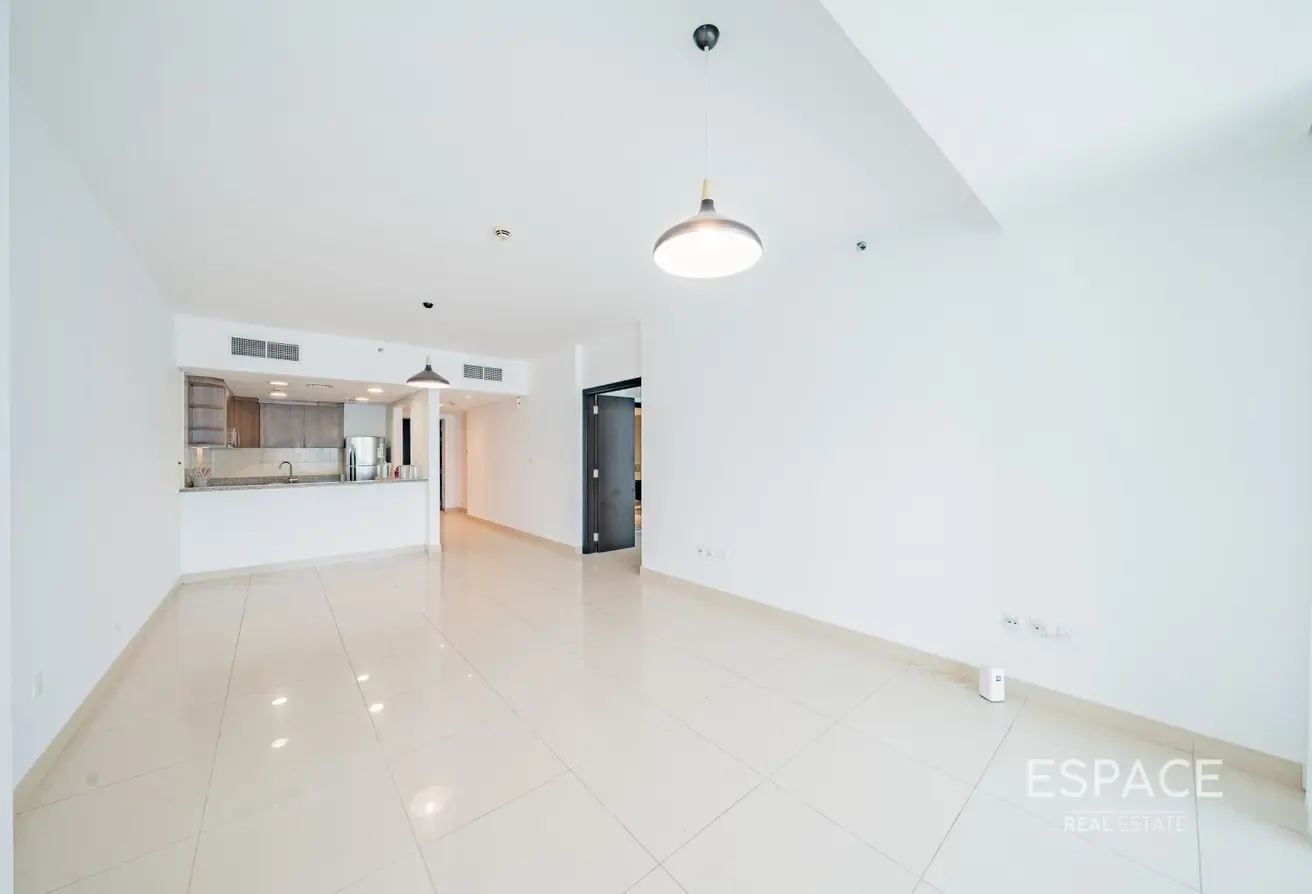 Bright Unit | Best Layout | Vacant Soon