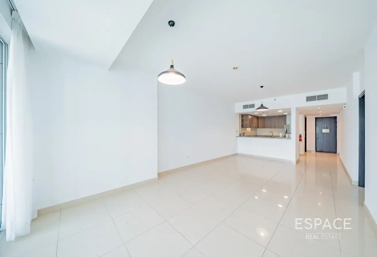 Bright Unit | Best Layout | Vacant Soon