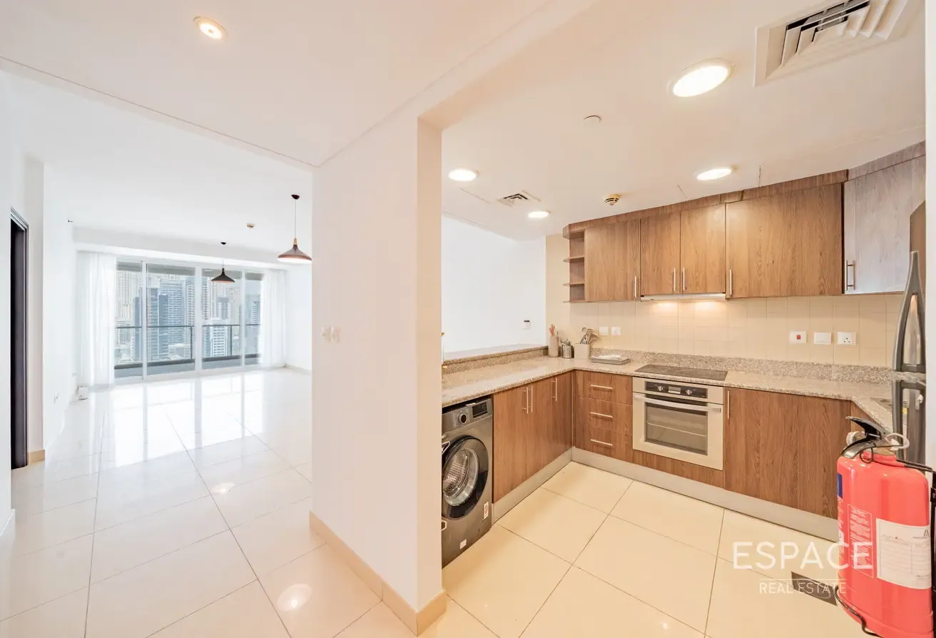Bright Unit | Best Layout | Vacant Soon