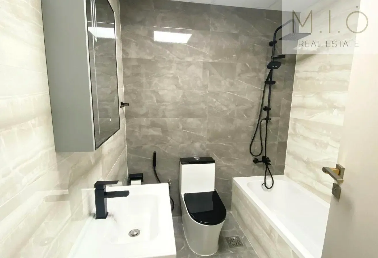 Upgraded Furnished 1 BR + Study Room| Premium unit