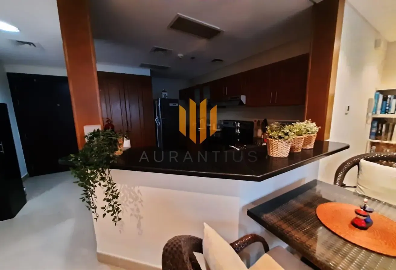 Lake View | Close to Metro | Fully Furnished