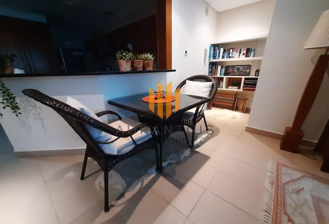 Lake View | Close to Metro | Fully Furnished