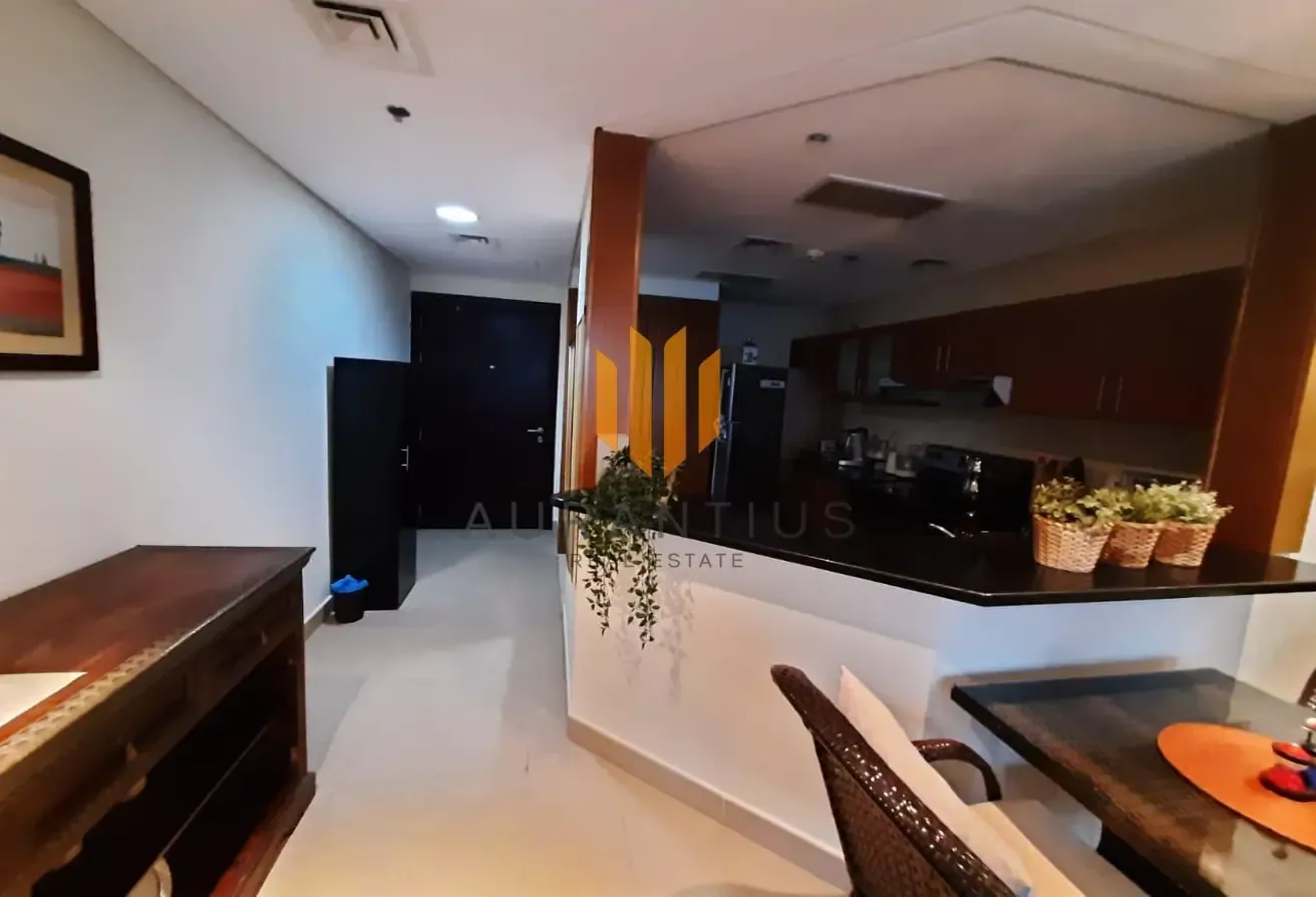 Lake View | Close to Metro | Fully Furnished
