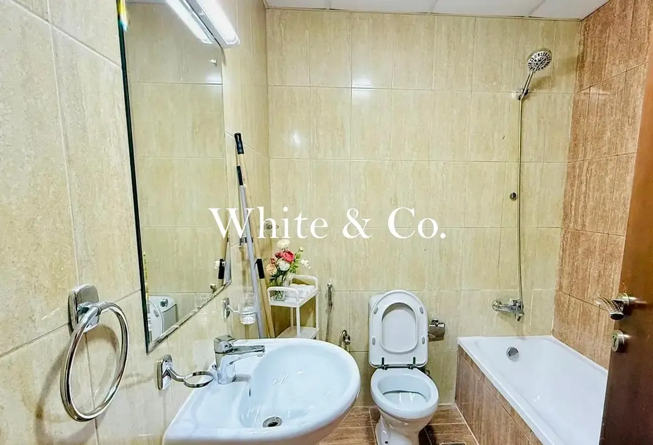 Vacant Unit | High Floor |  Lake Views