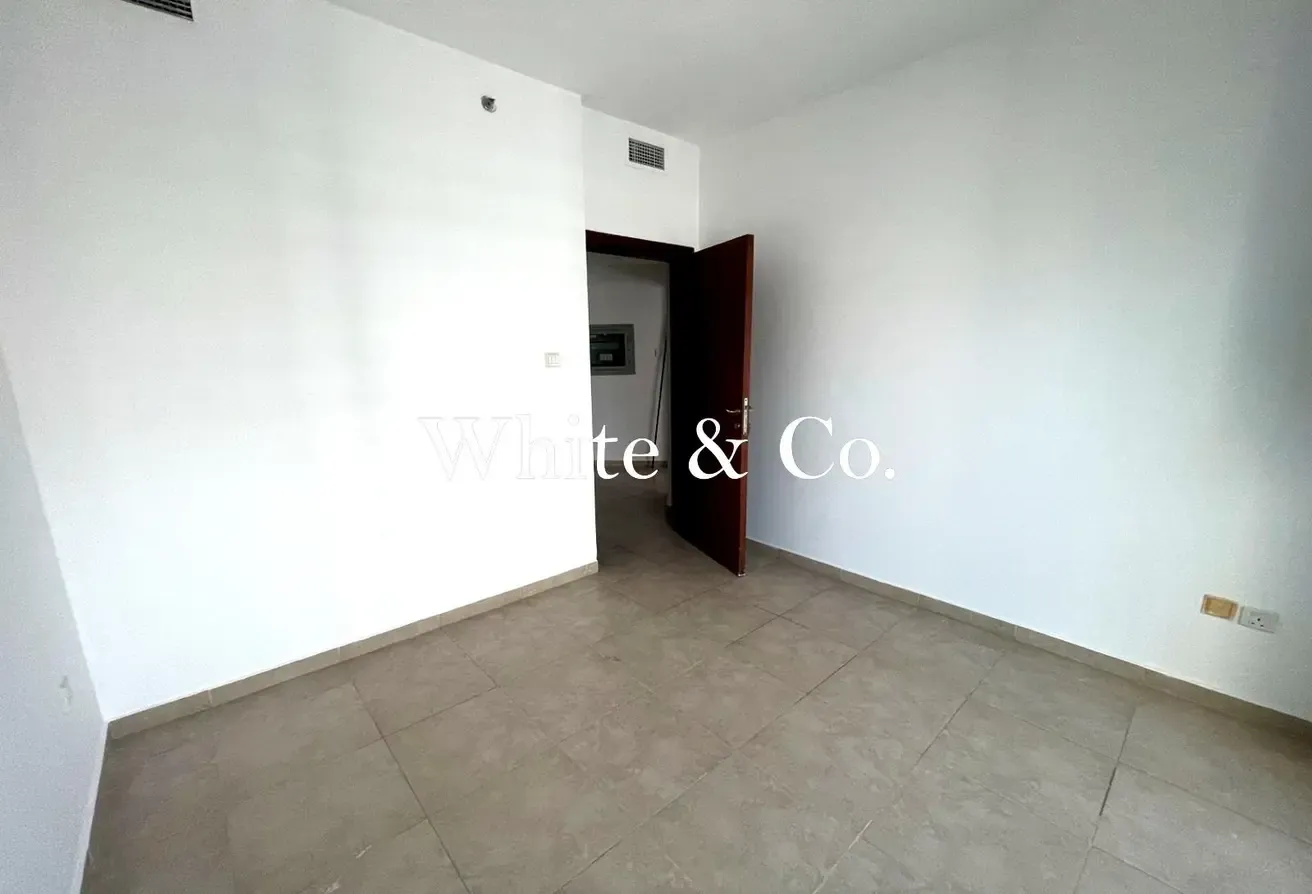 Vacant Unit | High Floor |  Lake Views