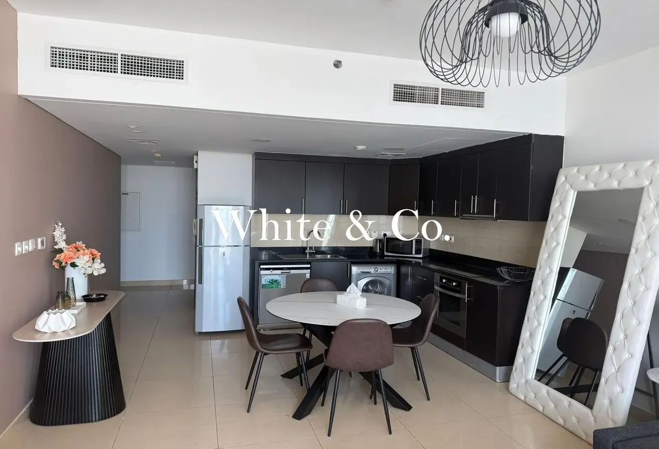 Upgraded | Duplex | Vacant on Transfer