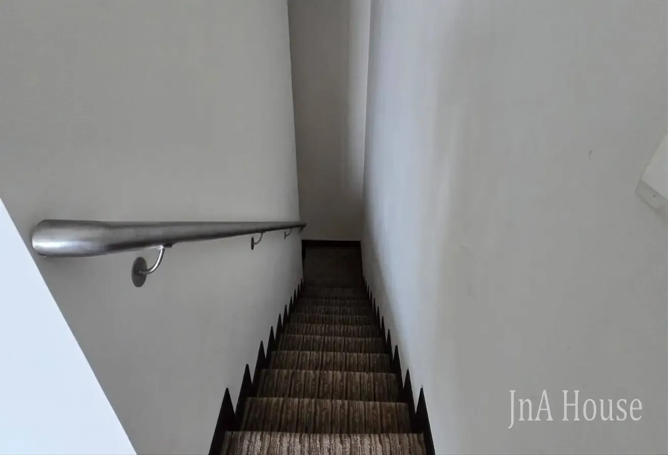HIGH FLOOR|DUPLEX|VACANT|MOTIVATED SELLER