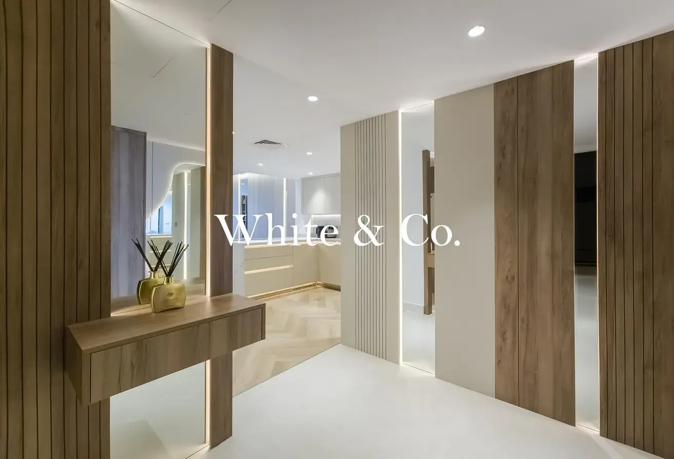 Fully Upgraded | Lake View | Tenanted
