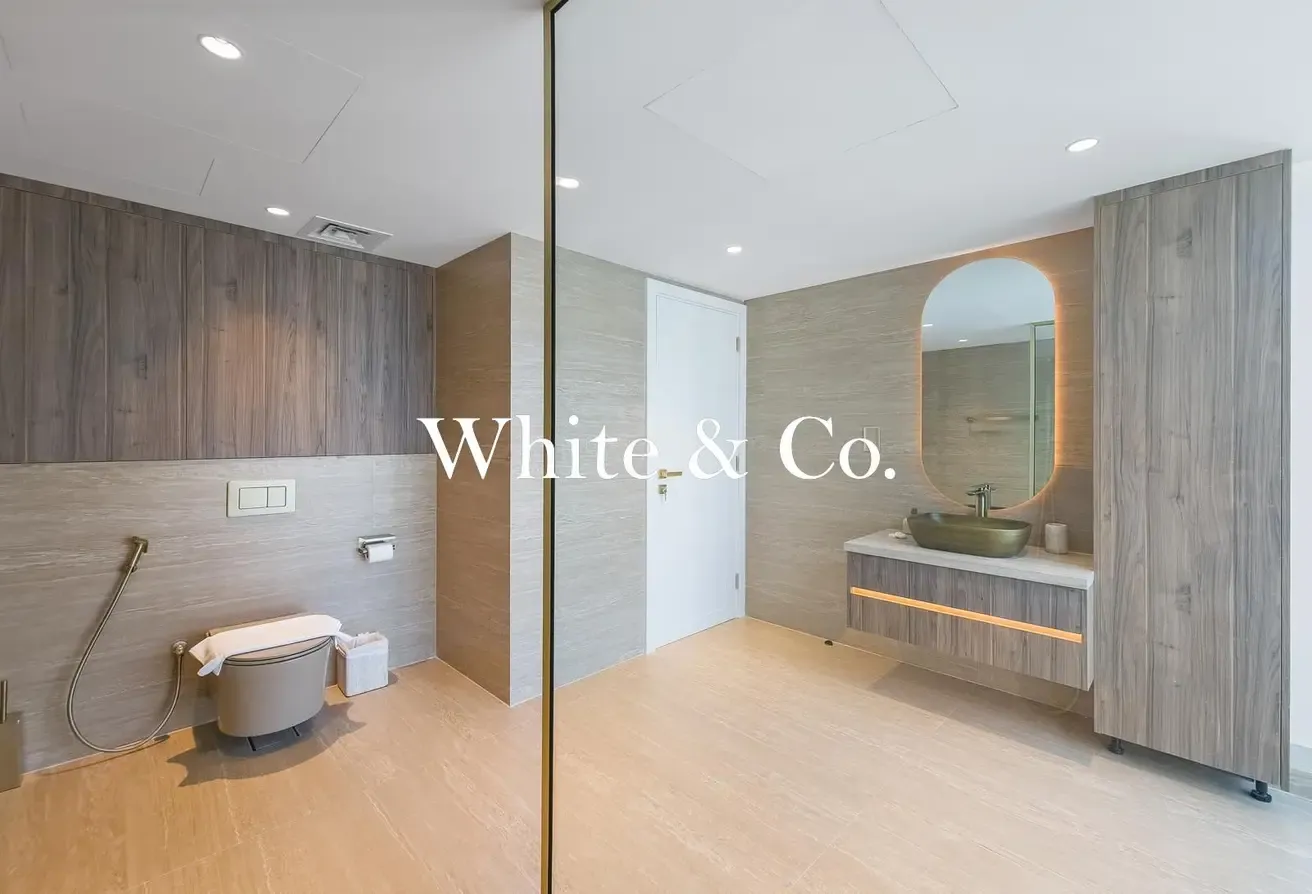 Fully Upgraded | Lake View | Tenanted