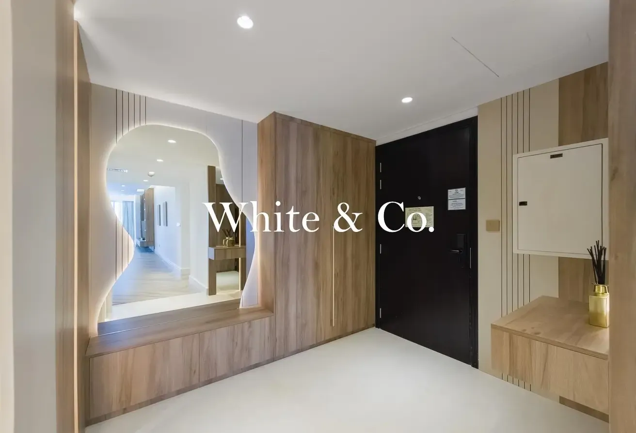 Fully Upgraded | Lake View | Tenanted