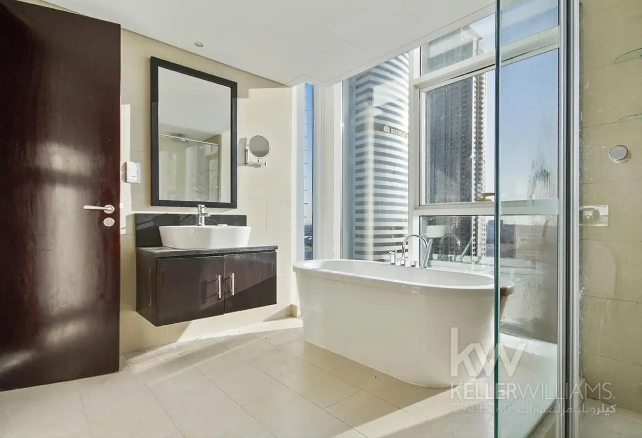 Panoramic windows | Cornet unit | Vacant