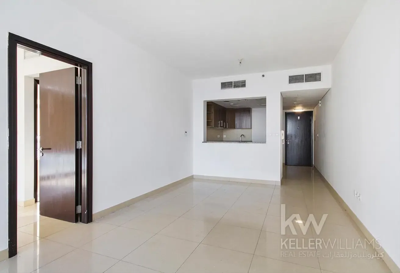 Panoramic windows | Cornet unit | Vacant