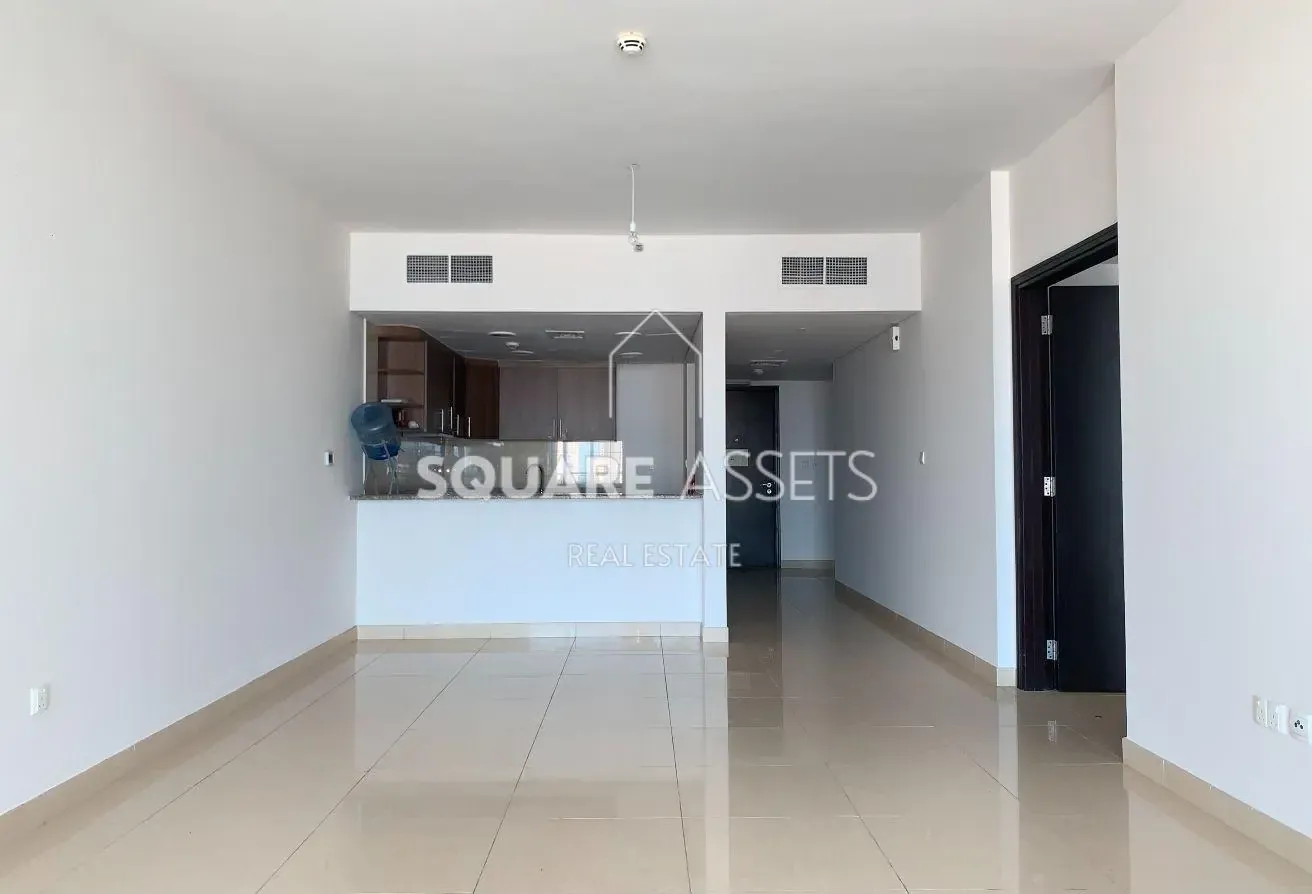 Spacious 1 Bedroom | Lake &  Marina Skyline View