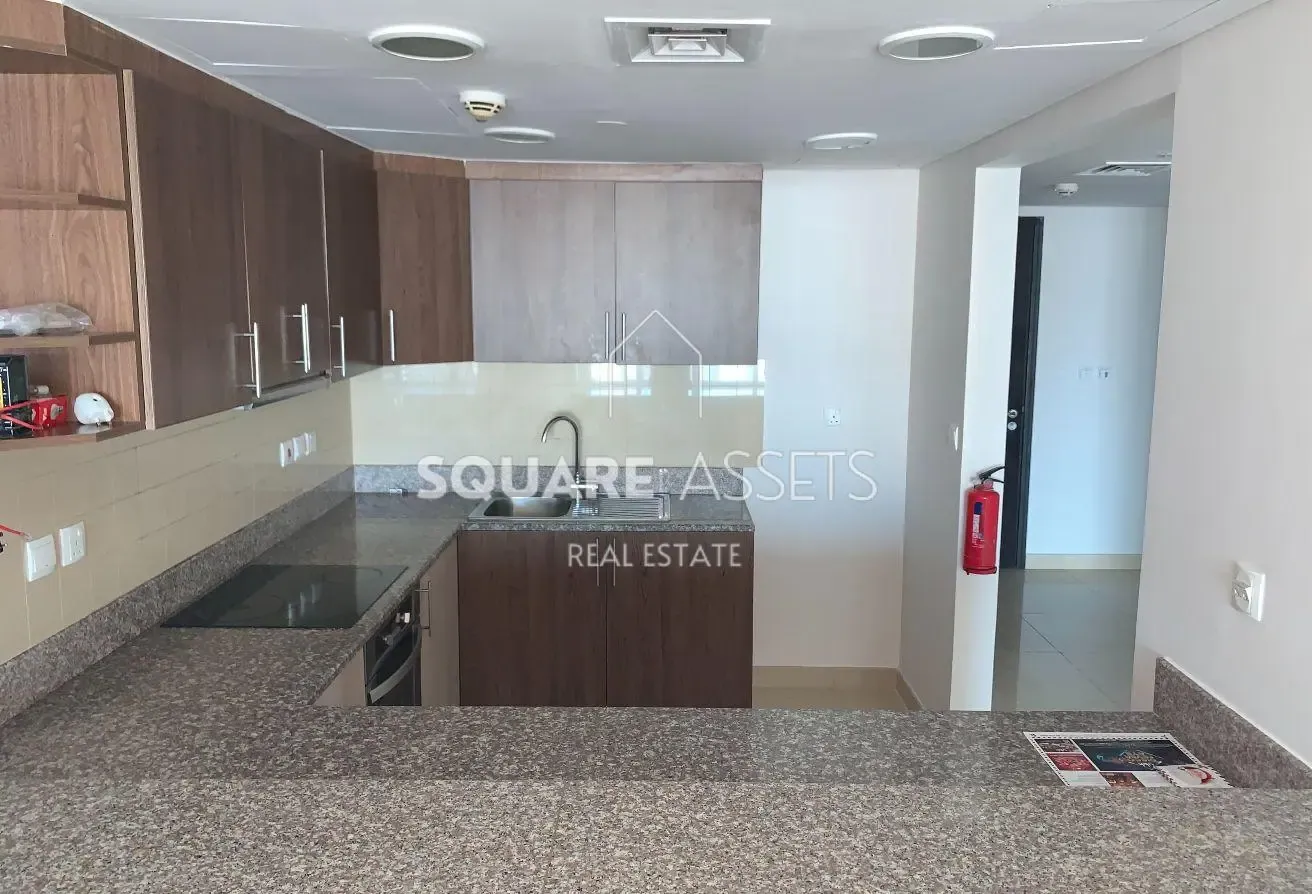 Spacious 1 Bedroom | Lake &  Marina Skyline View