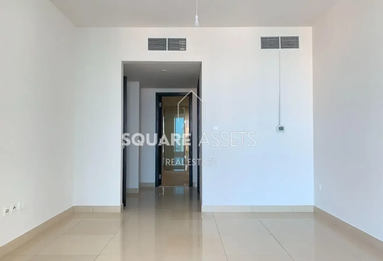 Spacious 1 Bedroom | Lake &  Marina Skyline View