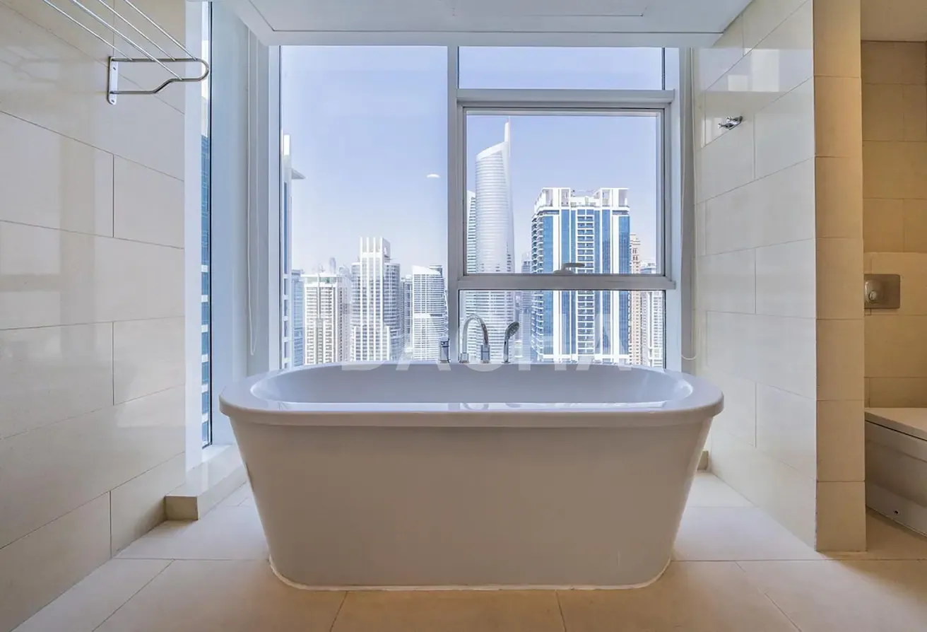 Luxury Finish | Lake View | High Floor