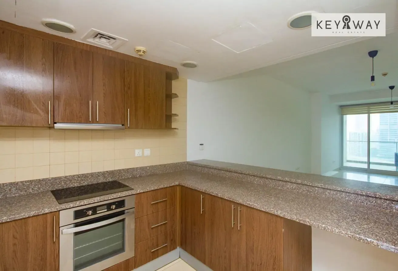 Spacious 1-Bedroom | Huge balcony | Mid floor
