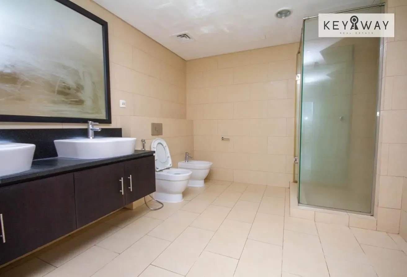 Spacious 1-Bedroom | Huge balcony | Mid floor