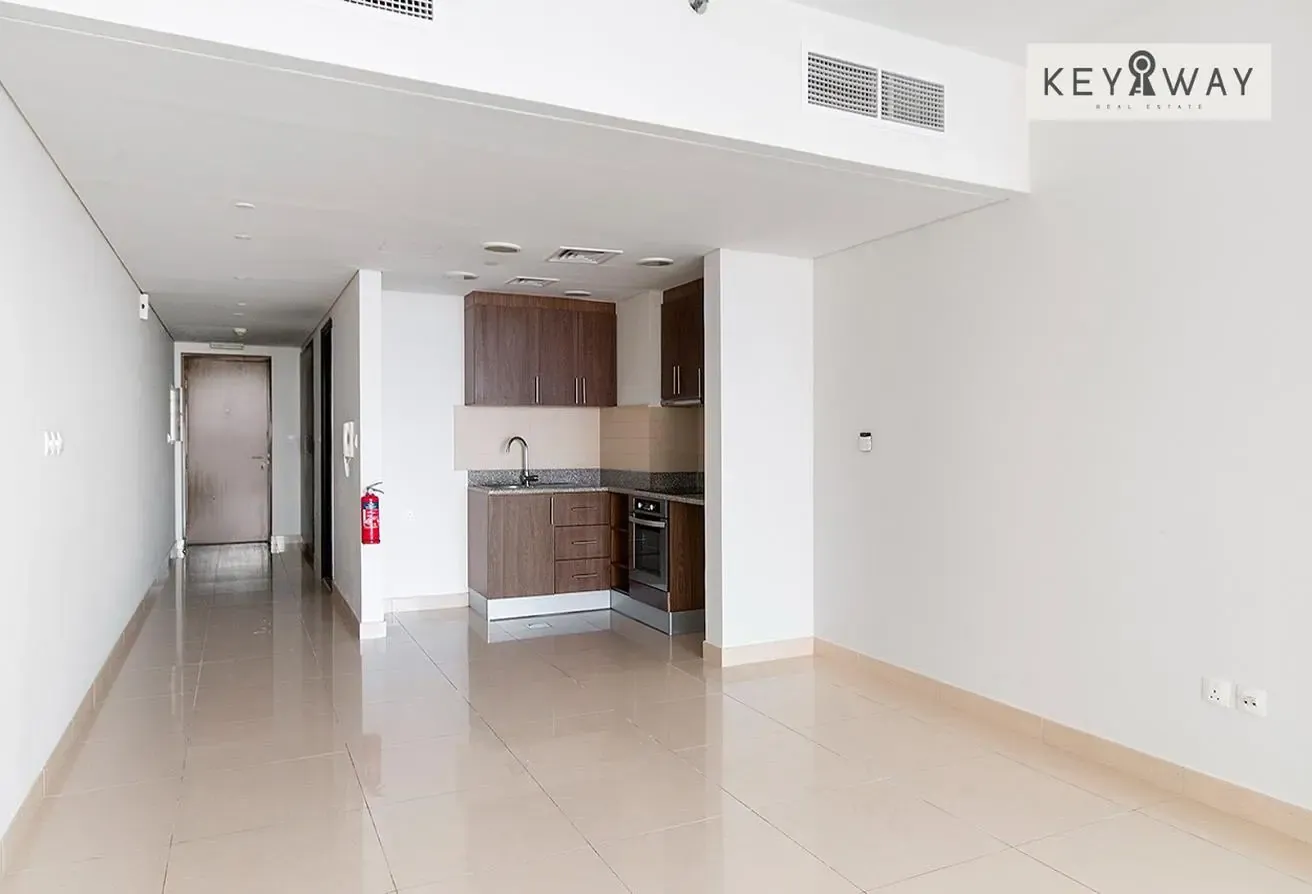 Spacious Studio | Large Balcony | Keys with Me