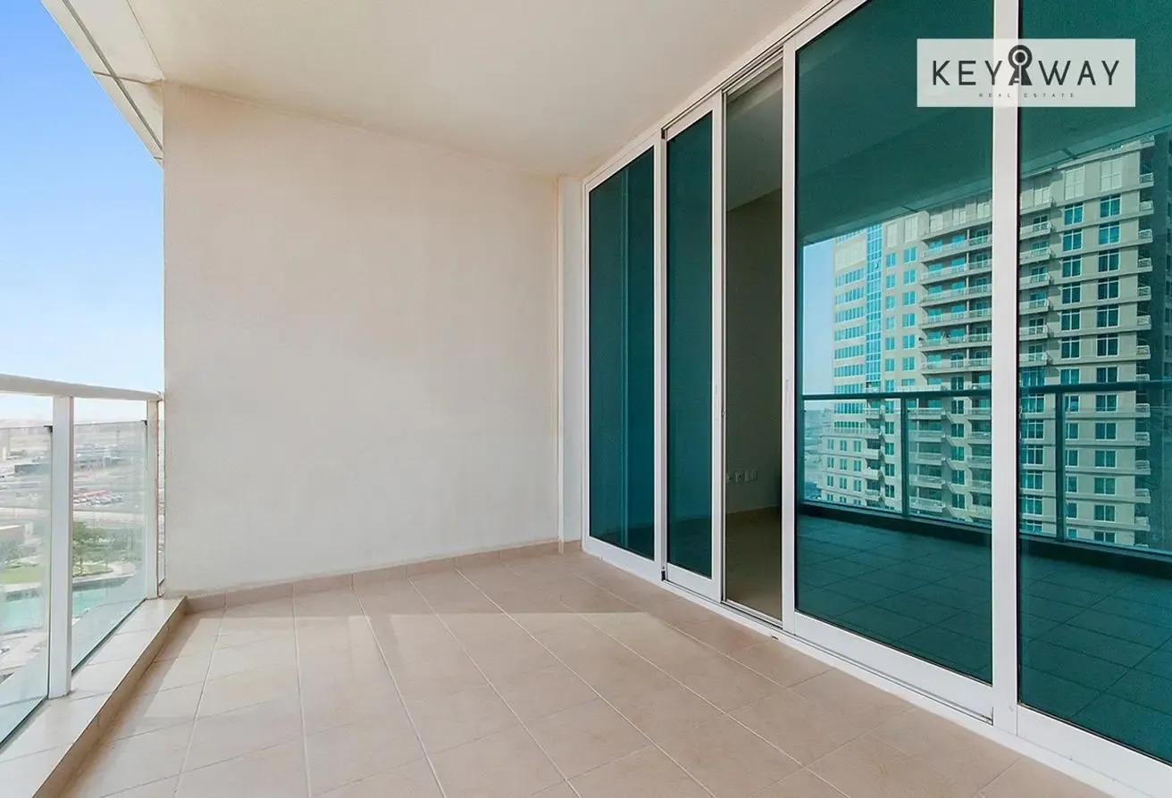Spacious Studio | Large Balcony | Keys with Me