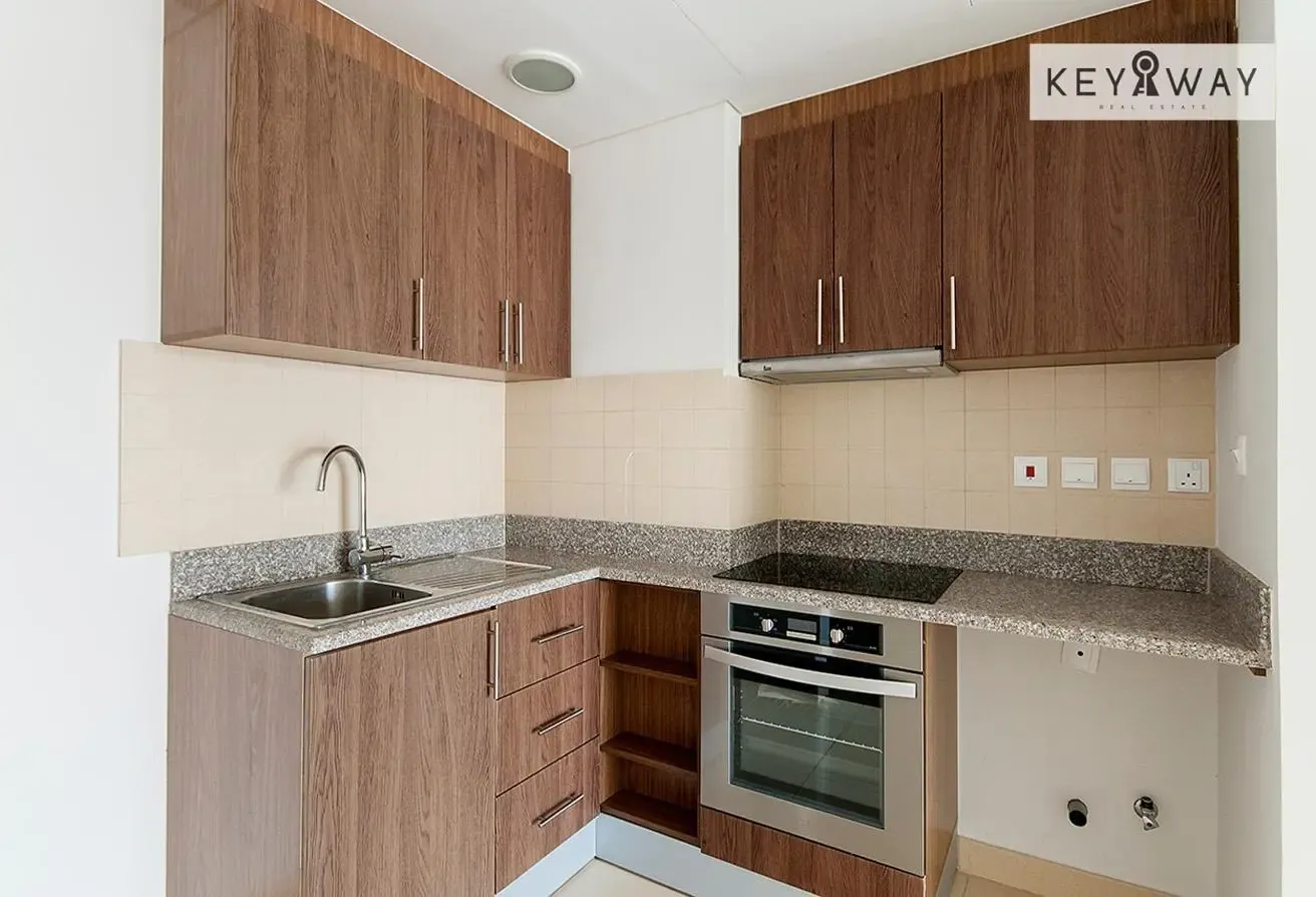 Modern Studio | Large Studio | Prime Location