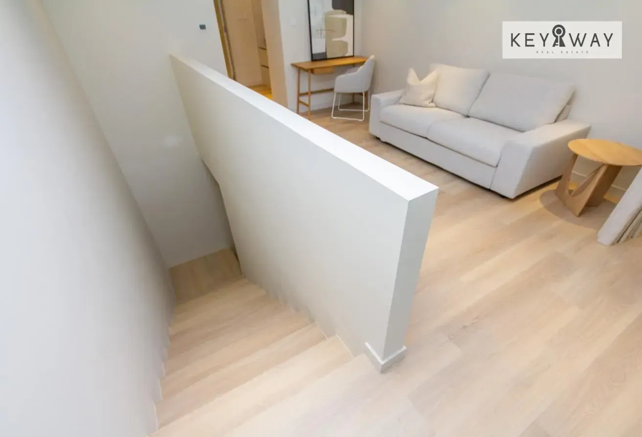 Fully upgraded | Ready to move in | Huge loft