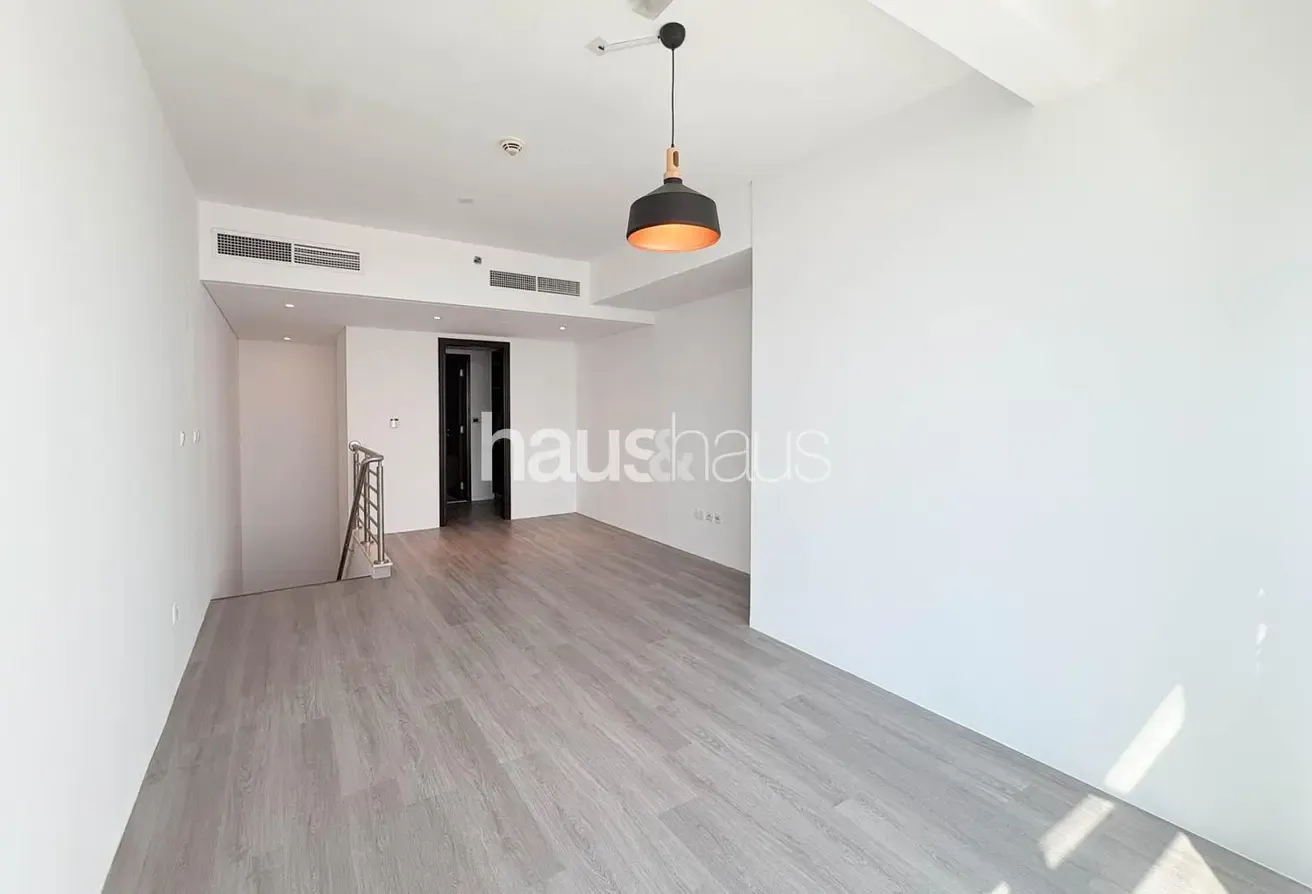 Unfurnished | High floor | Duplex | Available Now