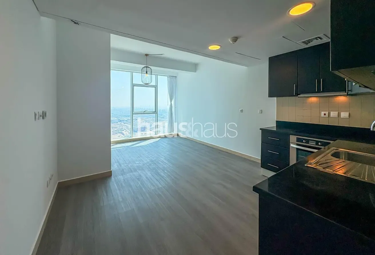 Unfurnished | High floor | Duplex | Available Now