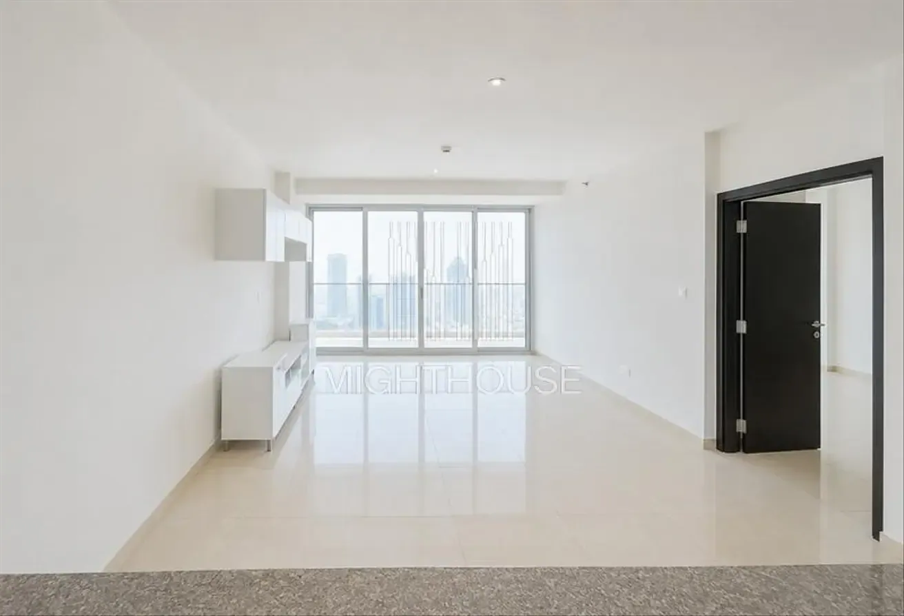 Spacious 1BR | with Stunning Lake & Marina Views