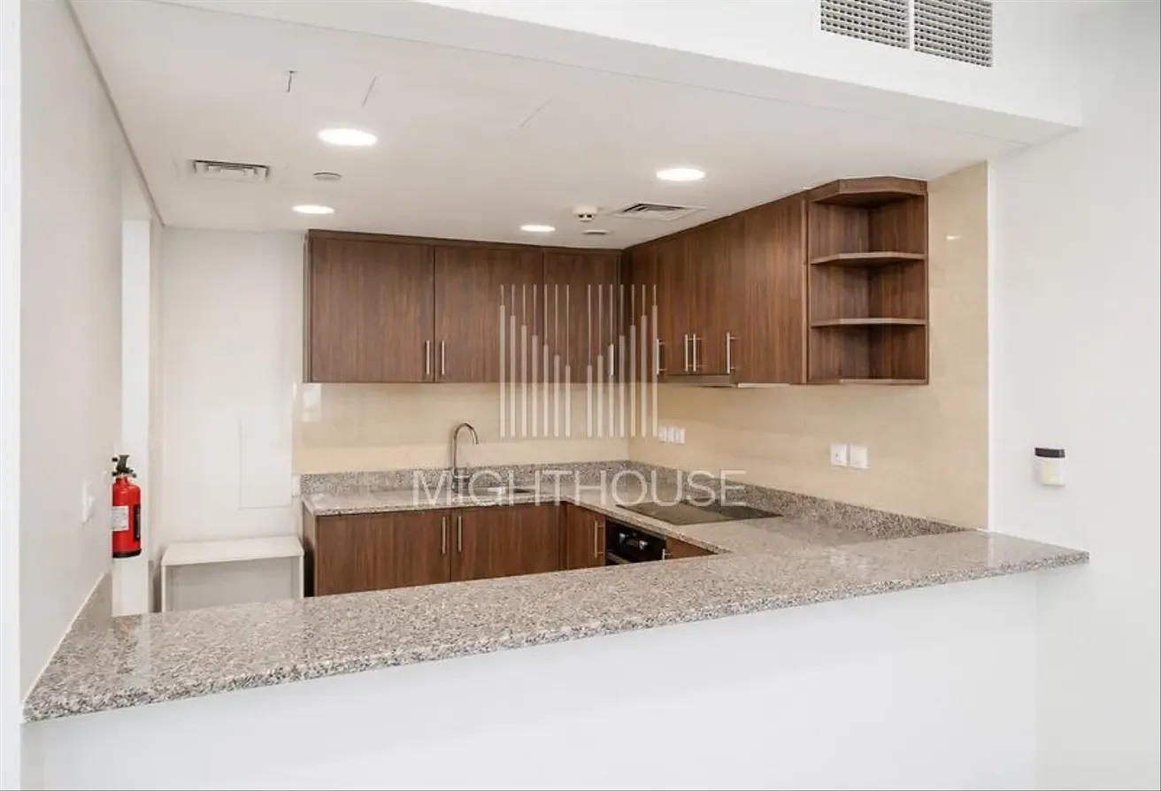 Spacious 1BR | with Stunning Lake & Marina Views