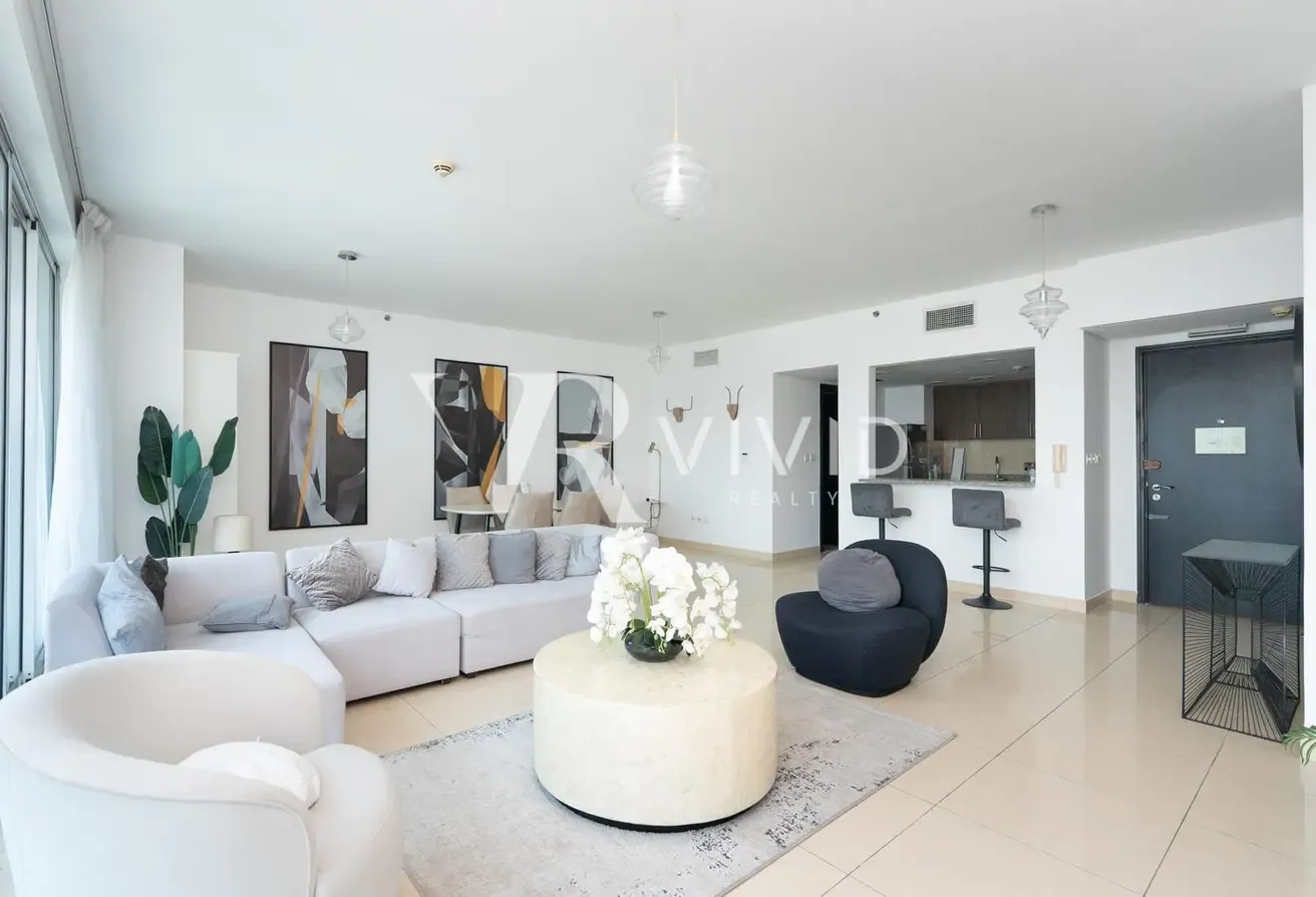 Furnished | Luxury Living | Panoramic Lake View