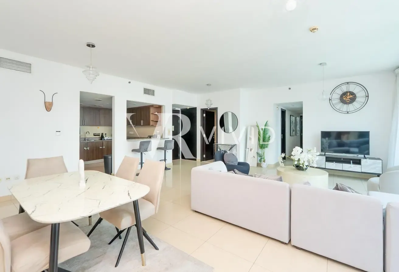 Furnished | Luxury Living | Panoramic Lake View