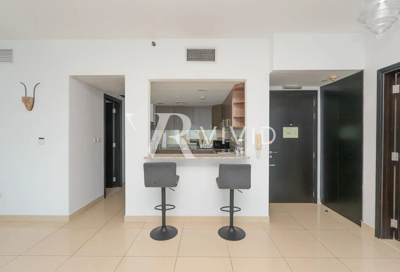 Furnished | Luxury Living | Panoramic Lake View