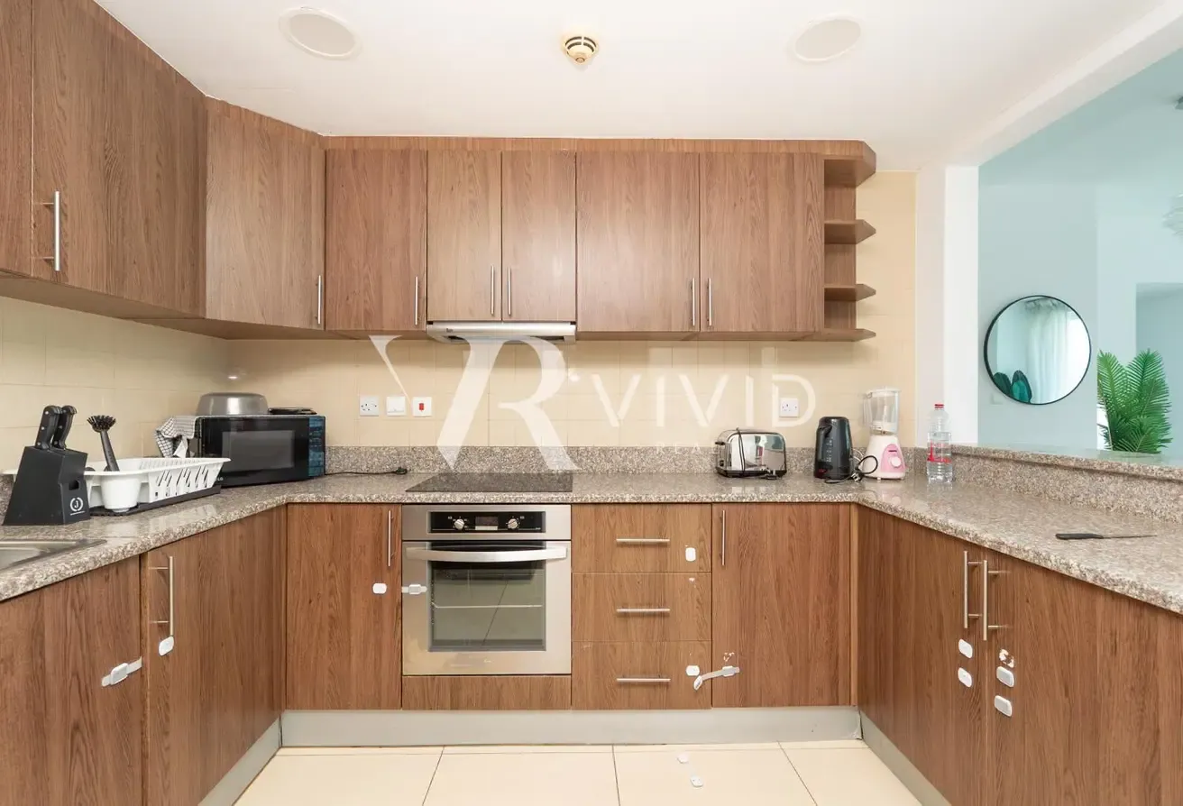 Furnished | Luxury Living | Panoramic Lake View