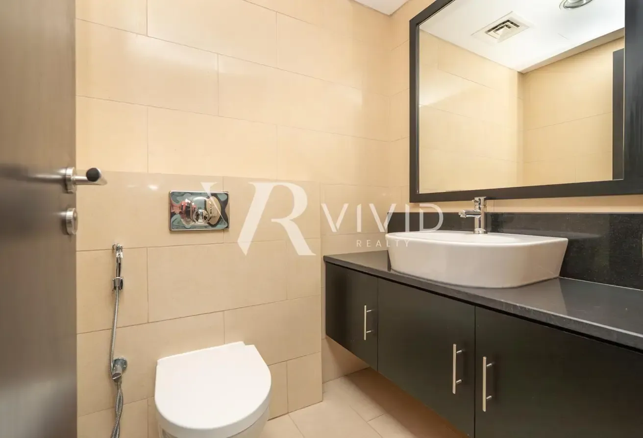 Furnished | Luxury Living | Panoramic Lake View