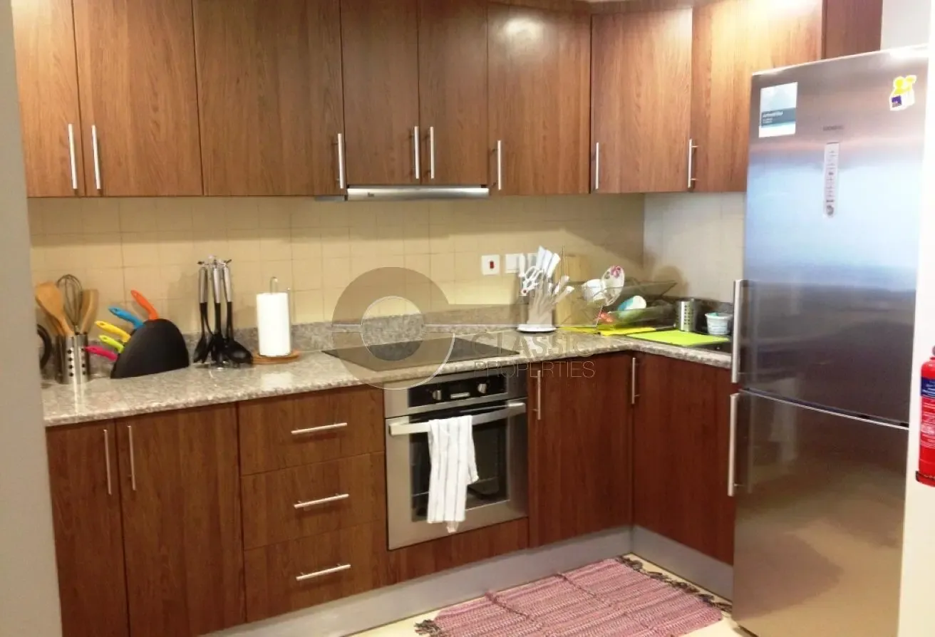 FULLY FURNISHED 1 BED APARTMENT | LAKE VIEW